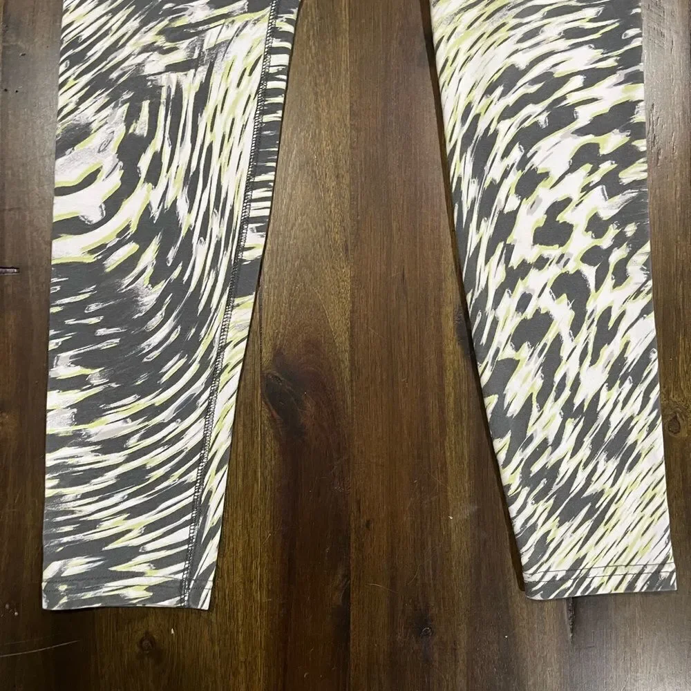 Nike Womens Leg-A-See Windblur Leggings Black White Abstract Mid Rise